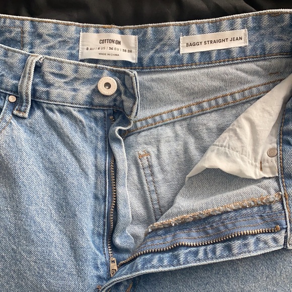 Cotton On Baggy Straight Leg Jeans. Light wash color. size 4 US. - Picture 3 of 4